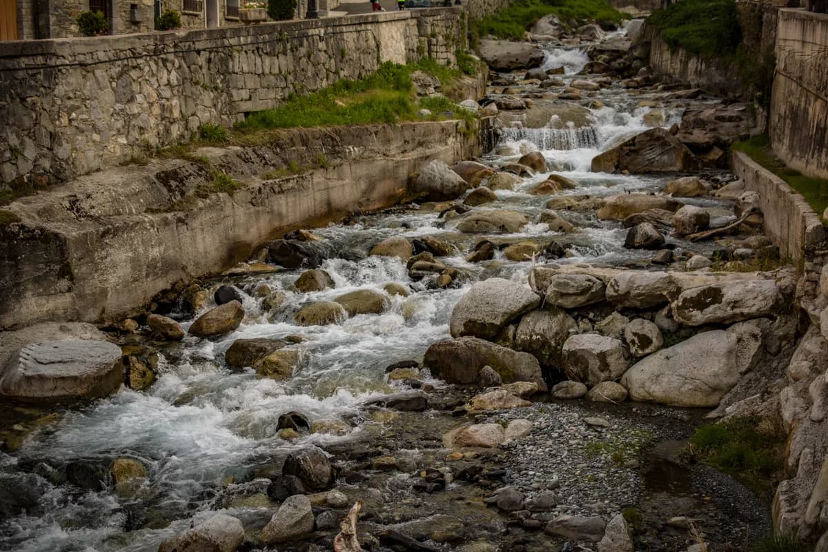 Garona / Garonne (headwaters) — File:ES5130034-Rio Garona-Arties 2.jpg