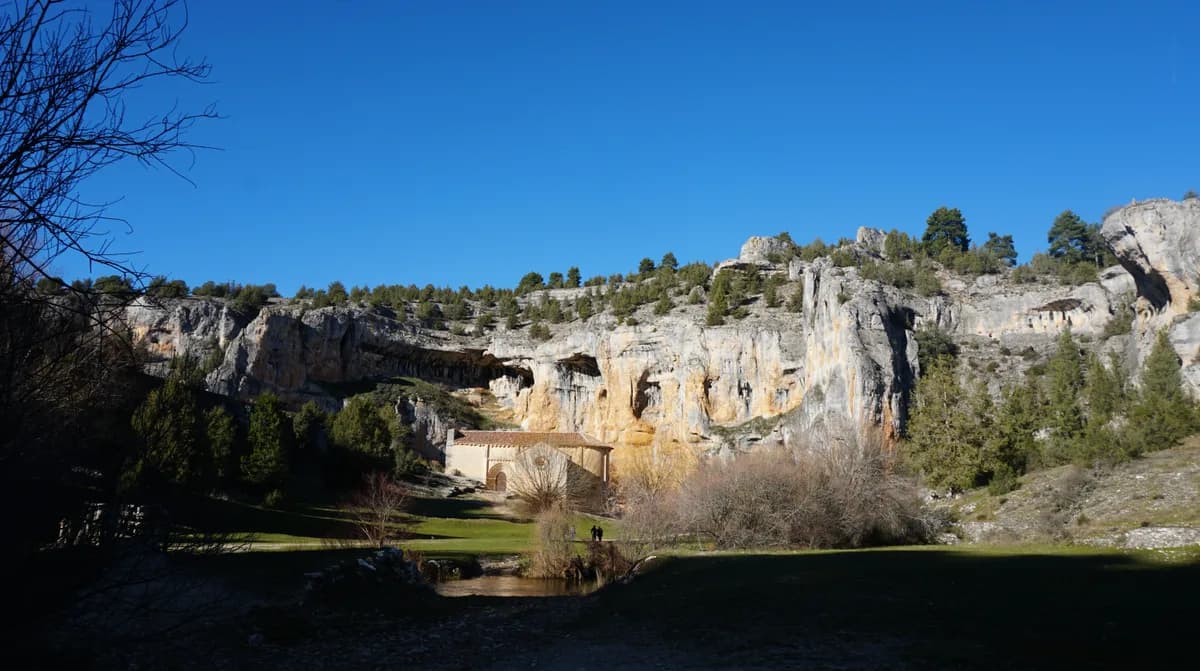 Río Ucero — Cañón del Río Lobos Soria con Ermita de San Bartolomé de Ucero